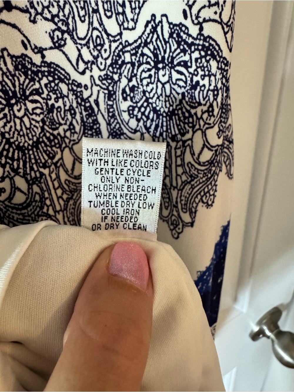 Donna Morgan Blue & Ivory Printed Sheath Dress Size 4 | Lined Career Dress - Picture 9 of 10